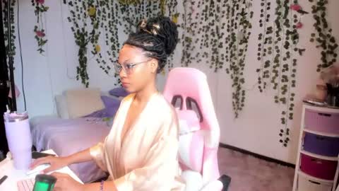 Snapshot of violeta_miler_ chatting on 07/23/26, 05:11 Violeta online show from 07/23/26, 05:11