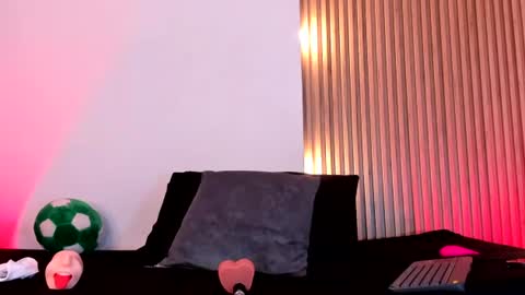 Snapshot of violeta_queen11 chatting on 06/14/26, 02:08 Violeta online show from 06/14/26, 02:08