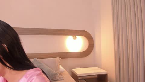 Snapshot of violeta_sum chatting on 06/04/26, 12:33 Violeta Sum online show from 06/04/26, 12:33