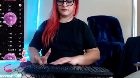 Snapshot of violetabitch chatting on 02/21/25, 03:45 Violetta Morningstar online show from 02/21/25, 03:45