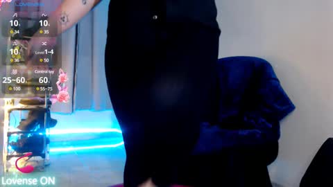 Snapshot of violetabitch chatting on 02/24/25, 07:11 Violetta Morningstar online show from 02/24/25, 07:11