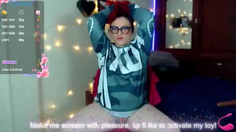 Snapshot of violetabitch chatting on 11/19/25, 04:01 Violetta Morningstar online show from 11/19/25, 04:01