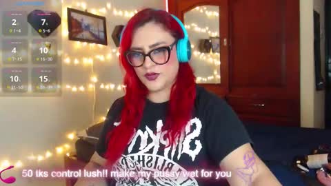 Snapshot of violetabitch chatting on 12/01/25, 07:57 Violetta Morningstar online show from 12/01/25, 07:57