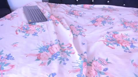 VioletaDums online show from 09/30/25, 03:11