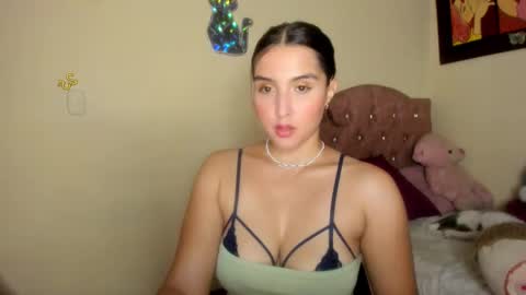 Jimena online show from 09/16/25, 12:11