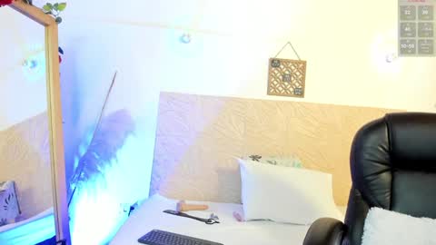 Snapshot of violetaqueen_ chatting on 02/07/25, 10:20 Violeta online show from 02/07/25, 10:20