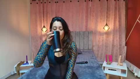 VIOLETA online show from 11/25/25, 01:44