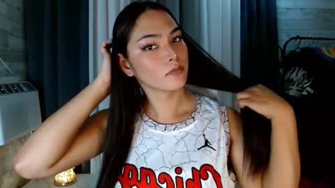 violet online show from 10/06/25, 07:17