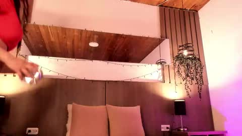 Violet online show from 12/03/25, 12:36