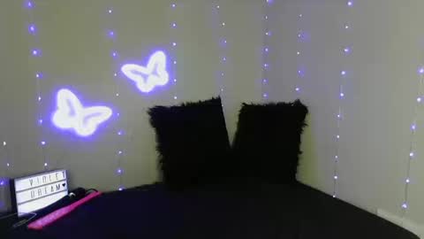 Snapshot of violetdream888 chatting on 10/10/25, 09:14 VioletDream online show from 10/10/25, 09:14
