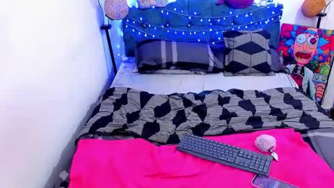 Snapshot of violetevans69 chatting on 03/01/25, 01:53 Violett online show from 03/01/25, 01:53