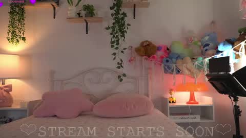 Snapshot of violeth___ chatting on 04/30/26, 10:21 violeth___ online show from 04/30/26, 10:21