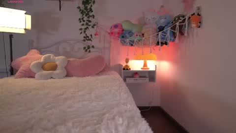 Snapshot of violeth___ chatting on 07/30/26, 11:09 violeth___ online show from 07/30/26, 11:09