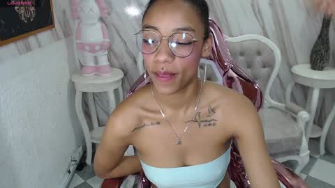 violeth_b online show from 12/03/24, 06:49