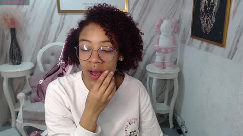 violeth_b online show from 12/26/24, 12:38