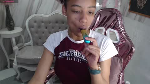 violeth_b online show from 01/03/25, 03:44