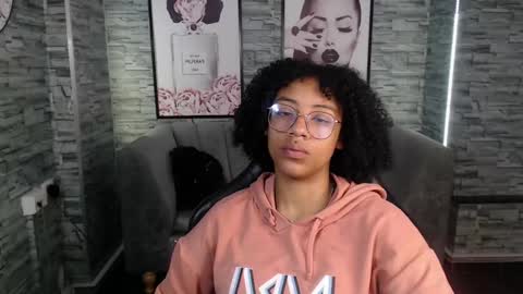 violeth_b online show from 09/10/25, 12:38