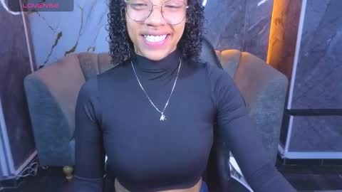 violeth_b online show from 03/16/26, 12:42
