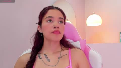 Violeth Hill online show from 02/18/25, 04:37