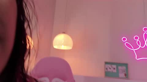 Violeth Hill online show from 02/23/25, 08:00