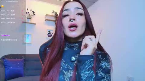 Snapshot of violeth_rosse_ chatting on 12/17/25, 08:37 violeth_rosse_ online show from 12/17/25, 08:37