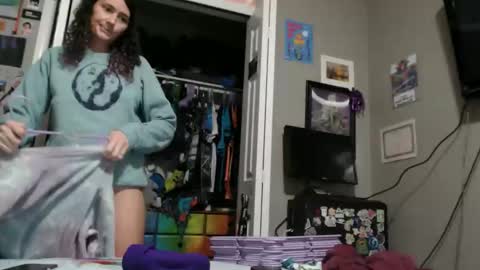 Violet Hooper online show from 04/06/26, 06:53