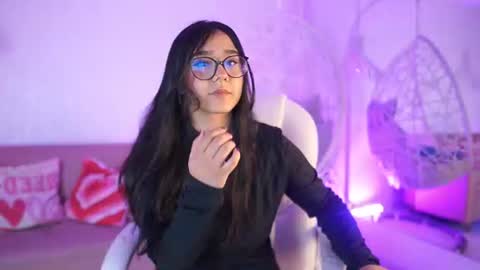 Snapshot of violetjonesx chatting on 06/30/26, 11:44 violetjonesx online show from 06/30/26, 11:44