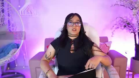 Snapshot of violetjonesx chatting on 07/18/26, 11:36 violetjonesx online show from 07/18/26, 11:36