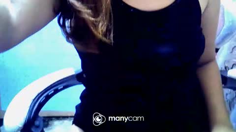 Livia help get 100 likes online show from 10/15/25, 06:08