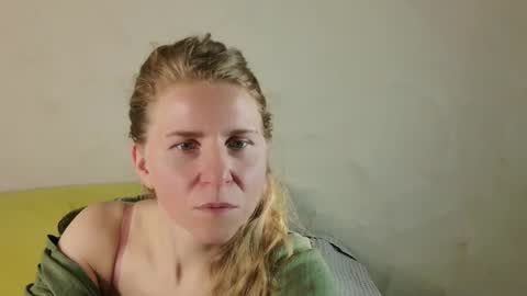 Violet  next stream December 6 online show from 06/06/26, 04:33