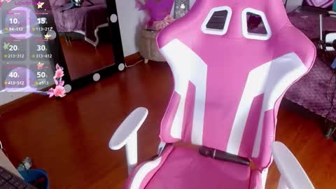 Snapshot of violetqs chatting on 09/26/25, 07:29 online show from 09/26/25, 07:29