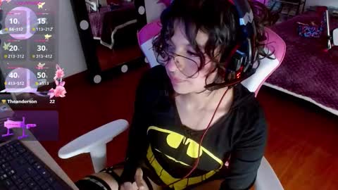 Snapshot of violetqs chatting on 10/01/25, 08:15 online show from 10/01/25, 08:15