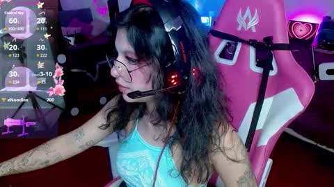 Snapshot of violetqs chatting on 10/20/25, 06:52 online show from 10/20/25, 06:52