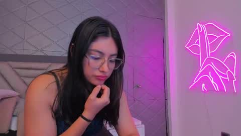 Violet Rousse online show from 04/20/26, 07:04