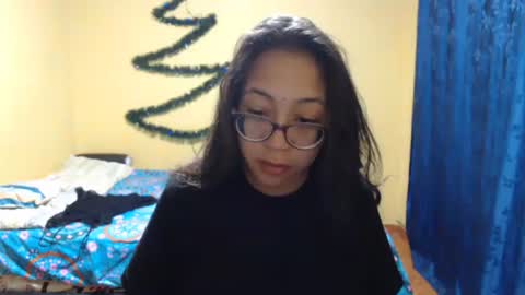 Snapshot of violetsexhot999 chatting on 12/31/24, 08:04 Violet777 online show from 12/31/24, 08:04