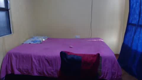 Snapshot of violetsexhot999 chatting on 01/19/25, 10:17 Violet777 online show from 01/19/25, 10:17