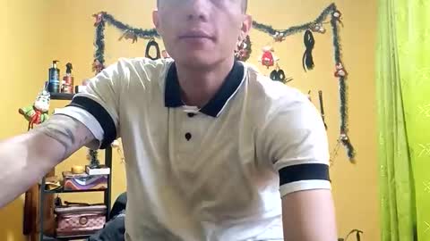 Snapshot of violetsexhot999 chatting on 12/01/25, 10:37 Violet777 online show from 12/01/25, 10:37