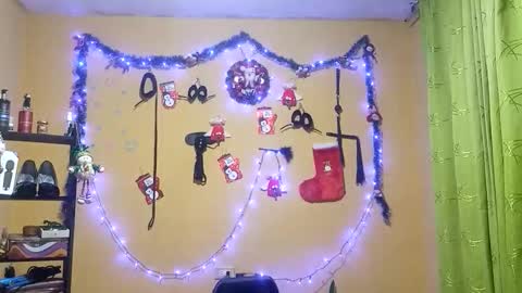 Snapshot of violetsexhot999 chatting on 12/03/25, 12:40 Violet777 online show from 12/03/25, 12:40