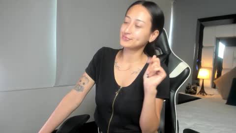 violetskinny online show from 12/05/25, 08:38