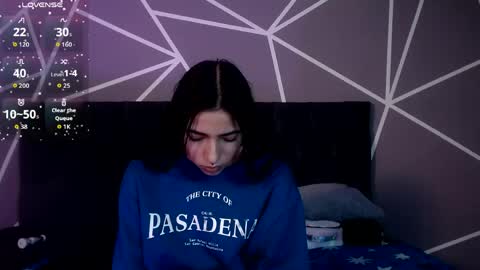 Snapshot of violett1126 chatting on 05/06/26, 04:19 1126 online show from 05/06/26, 04:19