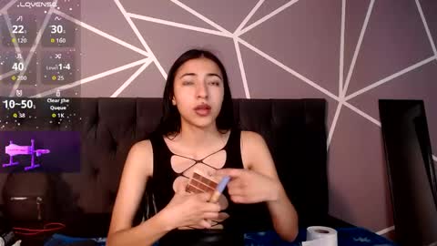 Snapshot of violett1126 chatting on 05/09/26, 04:17 1126 online show from 05/09/26, 04:17