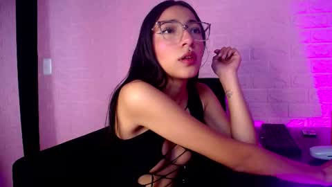 Snapshot of violett1126 chatting on 07/16/26, 06:30 1126 online show from 07/16/26, 06:30