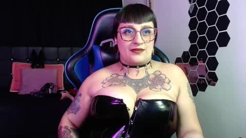 violett_8 online show from 04/07/26, 09:37