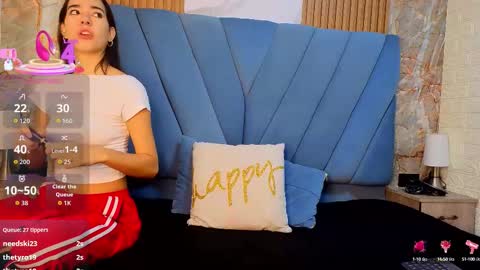 Snapshot of violett__golden chatting on 09/29/25, 11:15 ViolettGolden online show from 09/29/25, 11:15