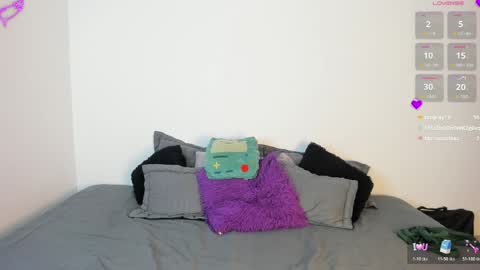 ViolettGolden online show from 04/30/26, 08:57