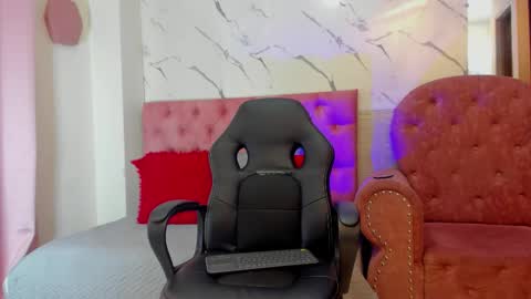 violett  rousee online show from 12/05/25, 03:30