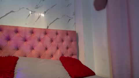 violett  rousee online show from 12/17/25, 04:46