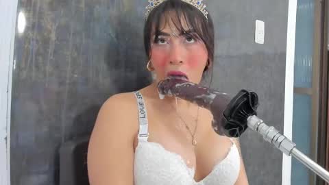 Snapshot of violett_collins_ chatting on 09/25/25, 12:47 Violett online show from 09/25/25, 12:47