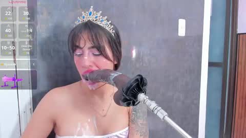 Snapshot of violett_collins_ chatting on 09/28/25, 09:09 Violett online show from 09/28/25, 09:09