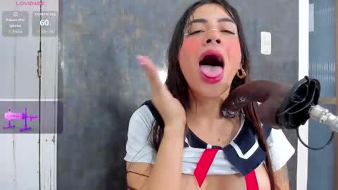 Snapshot of violett_collins_ chatting on 10/26/25, 06:08 Violett online show from 10/26/25, 06:08